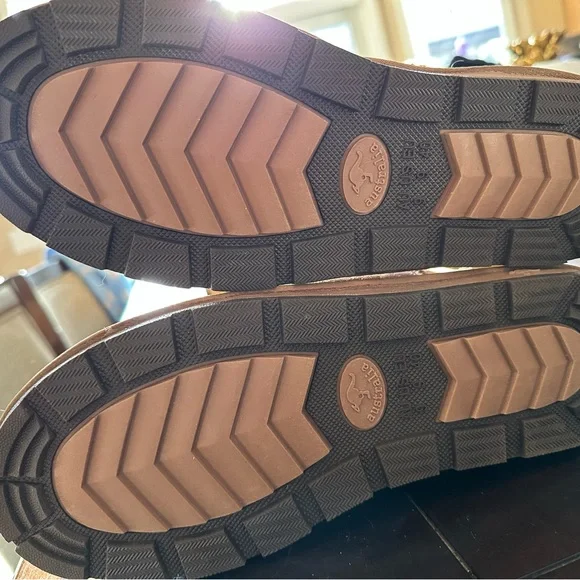 UGG Premium Short Classic Chestnut Boots - Picture 4 of 13